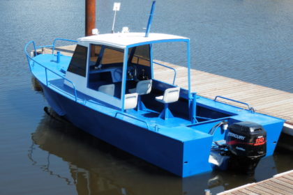 Iron Boat 700 с полурубкой